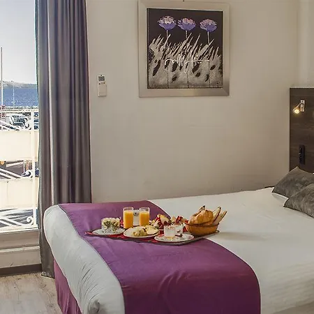 Otel De La Baie 3*