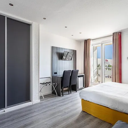 De La Baie Otel 3*