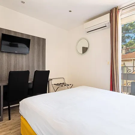 De La Baie Otel 3*