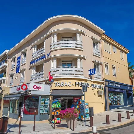 De La Baie 3*